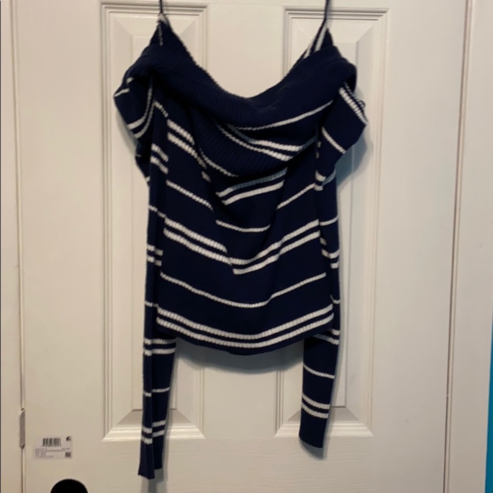 Shoulderless sweater - Picture 2 of 3